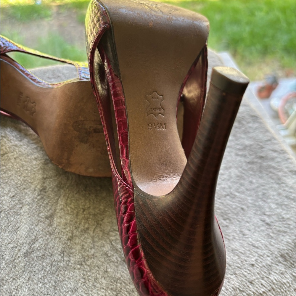 j. Vincent All Leather pink/ black Peep-Toe Heels - Picture 10 of 10